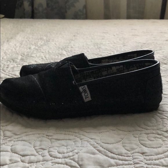 TOMS - Picture 2 of 4